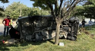 Kahramanmaraş'ta otomobil ağaca çarptı: 1 ölü