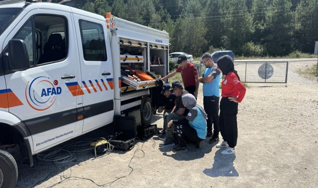 Kastamonuda batan teknede kaybolan 3 kişiyi arama çalışmaları sürüyor
