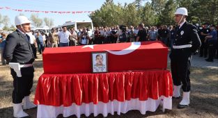 Kastamonu'da şehit olan polis memuru Şahan, son yolculuğuna uğurlandı