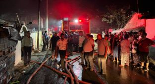 Kocaelide yangın: 5 gecekondu hasar gördü