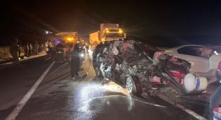 Mardin'de otomobil traktöre çarptı: 2 ölü, 3 yaralı