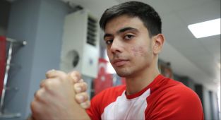 Milli bilek güreşçiden 3 ayda 2 şampiyonluk