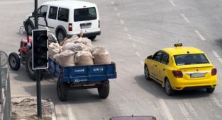Seyir halindeki araçlardan çevreye çöp atan 68 kişiye ceza