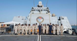 TCG Kınalıada korvetinden 'deniz haydutluğu' ile mücadeleye destek