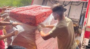 Antalya'da 17 ton bozuk tavuk ürünü imha edildi