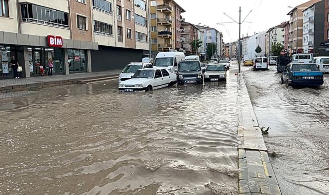 Eskişehir'de sağanak ve dolu etkili oldu