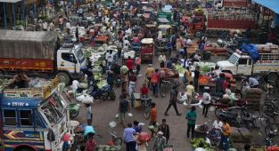Hindistan'ın Karnataka eyaletinde yaşanan arbedede 52 kişi gözaltına alındı