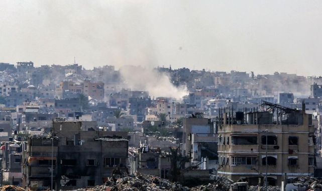 İsrail, Gazze'de yerinden edilenlerin sığındığı okulu bombaladı