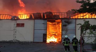 Kayseri'de fabrika yangını: Müdahale sürüyor