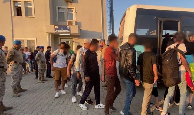 Mersin'de 50 düzensiz göçmen yakalandı