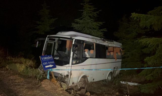 Midibüs yoldan çıktı: 14 polis yaralandı