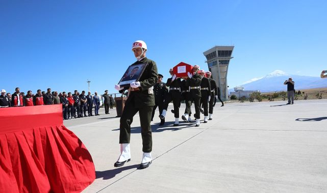 Ağrı şehidimizin naaşı memleketi Çanakkale'ye uğurlandı