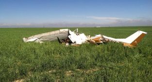 Avustralya'da iki küçük uçağın çarpışması sonucu 3 kişi öldü