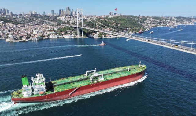 Boğazlarımızdan 20 yılda 2 milyona yakın gemi geçti