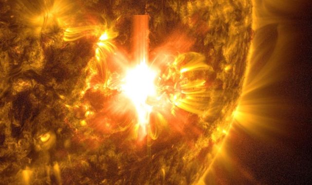 Güneş, 11 yıllık döngüsünde, yüksek aktivitenin gözlemlendiği solar maksimum evresine girdi