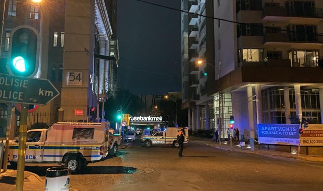Güney Afrika'da trafik kazasında bir otomobildeki 8 kişi öldü