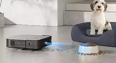 Hack'lenen robot süpürge küfür edip köpek kovaladı