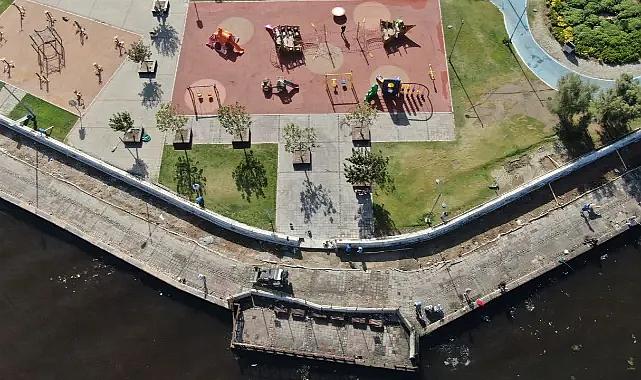 İzmir'de deniz taşkınlarına beton bariyer önlemi