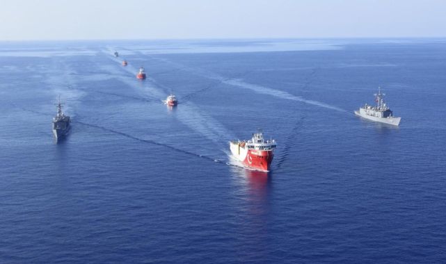 MSB, Somali Deniz Görev Grubu'nun Oruç Reis'e refakat görüntülerini paylaştı