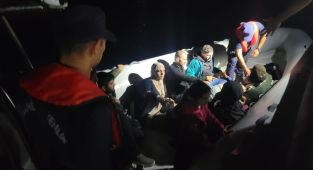 Muğla açıklarında 14 düzensiz göçmen yakalandı