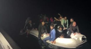 Muğla'da 41 düzensiz göçmen kurtarıldı, 27 göçmen yakalandı