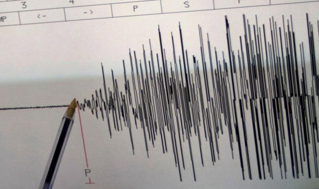 Papua Yeni Gine'de 6 büyüklüğünde deprem
