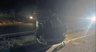 Sivas'ta otomobil su kanalına devrildi: 2 ölü
