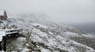 Türkiye'ye mevsimin ilk karı düştü