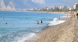 Antalya kasım ayında yazdan kalma günler yaşıyor