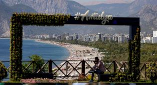 Antalya'da turist sayısı 16 milyonu aştı