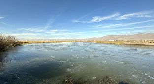 Ardahan'da Kura Nehri'nin yüzeyi buz tuttu