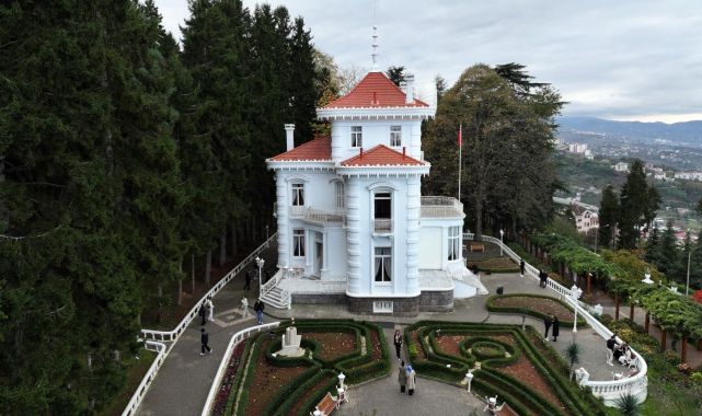 Atatürk Köşkü'ne ziyaretçi akını