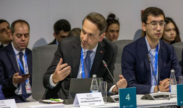 Bakan Bayraktar yenilenebilir enerji için uluslararası finans kuruluşlarının önemine işaret etti