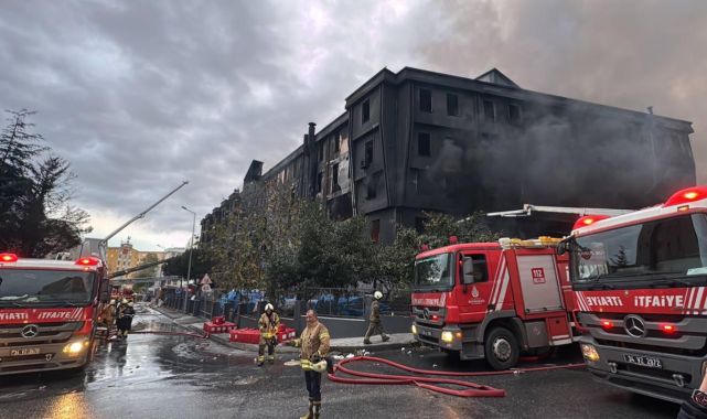 Beylikdüzü'ndeki fabrika yangınına müdahale sürüyor
