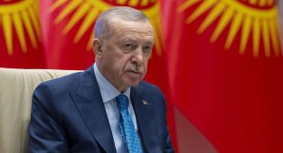 Cumhurbaşkanı Erdoğan: İsrail'e karşı güçlü duruş sergilemeliyiz