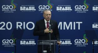 Cumhurbaşkanı Erdoğan: Türkiye, hedeflerine doğru koşar adımlarla gidecektir