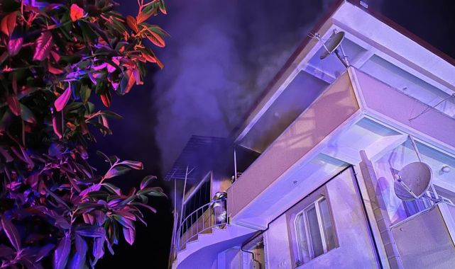 Düzce'de çıkan yangında ev kullanılamaz hale geldi