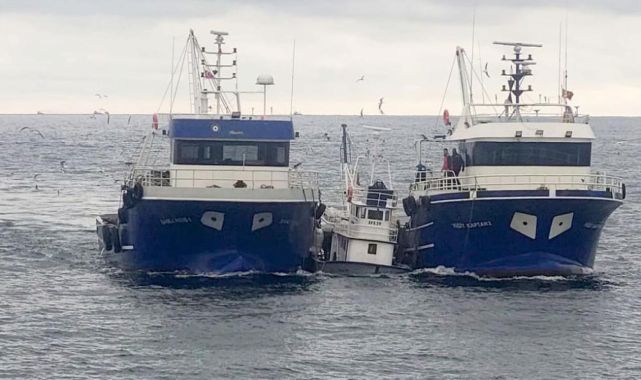 Kırklareli'nde balıkçı teknesindeki 5 kişi kurtarıldı