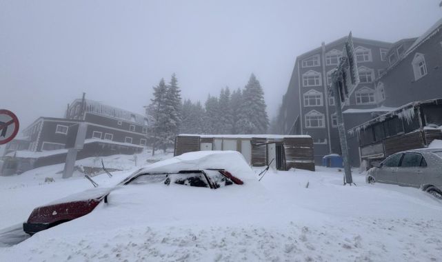 Uludağ'da kar kalınlığı 53 santimetreye ulaştı