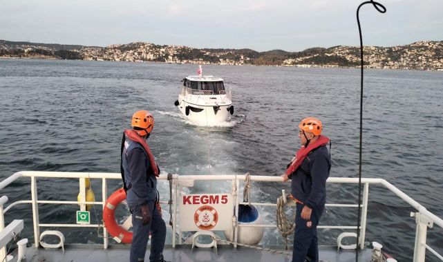 Yeniköy önlerinde su alan tekne kurtarıldı