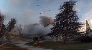 ABD'de çöp kamyonu bomba gibi patladı