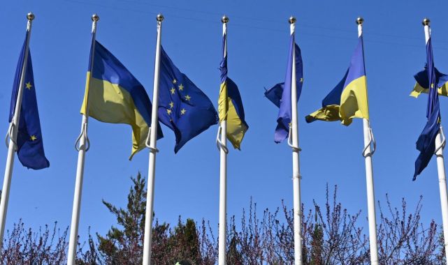 AB'den Ukrayna'ya 2025'te 30 milyar euroluk ek destek