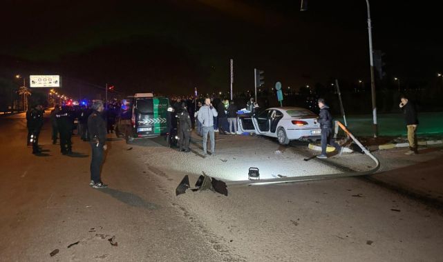 Adana'da otomobilin çarptığı polis şehit oldu