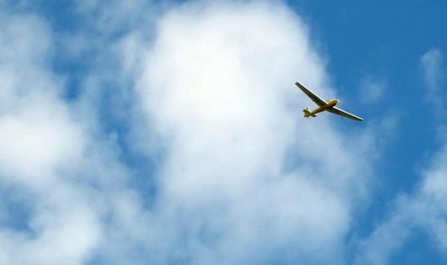 Almanya'da küçük uçak düştü, 2 kişi yaralandı