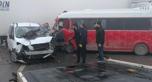 Bitlis'te 20 araç birbirine girdi: 33 yaralı