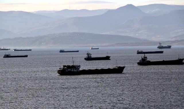 Meteoroloji uyardı: Gemiler limana sığındı