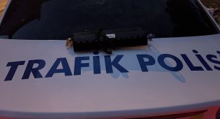 Mevzuata aykırı çakar kullanan sürücüye 96 bin lira ceza