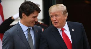 Trump, Kanada Başbakanı Trudeau'ya tekrar vali şeklinde hitap etti