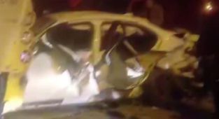 Ataşehir'de otomobil park halindeki İETT otobüsüne çarptı: 1 ölü, 2 yaralı