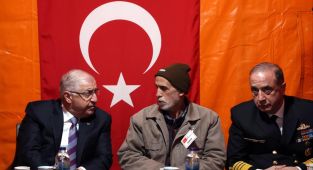 Bakan Güler'den şehit Ufuk Akıncı'nın ailesine taziye ziyareti